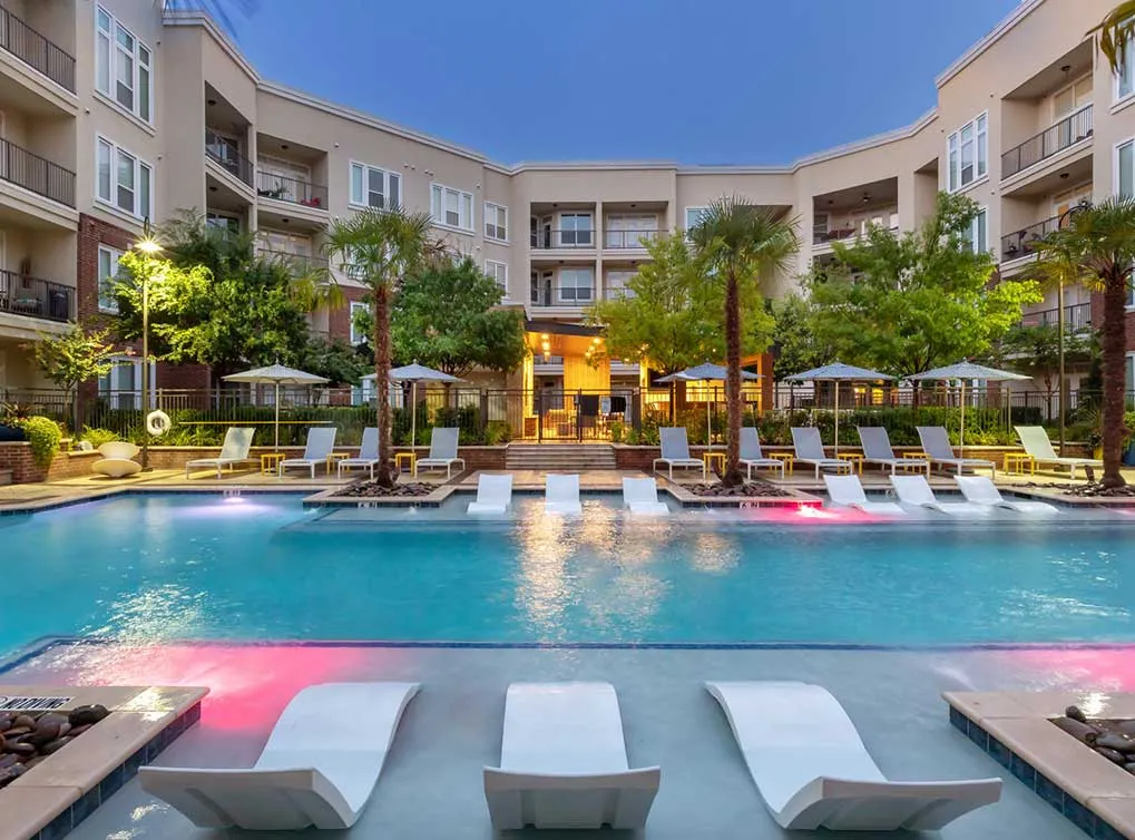 AMLI Frisco Crossing Apartments