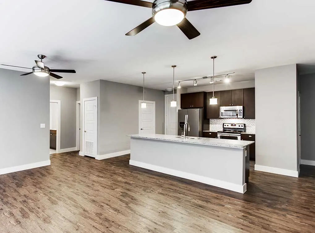 AMLI Frisco Crossing Apartments with Washer & Dryer