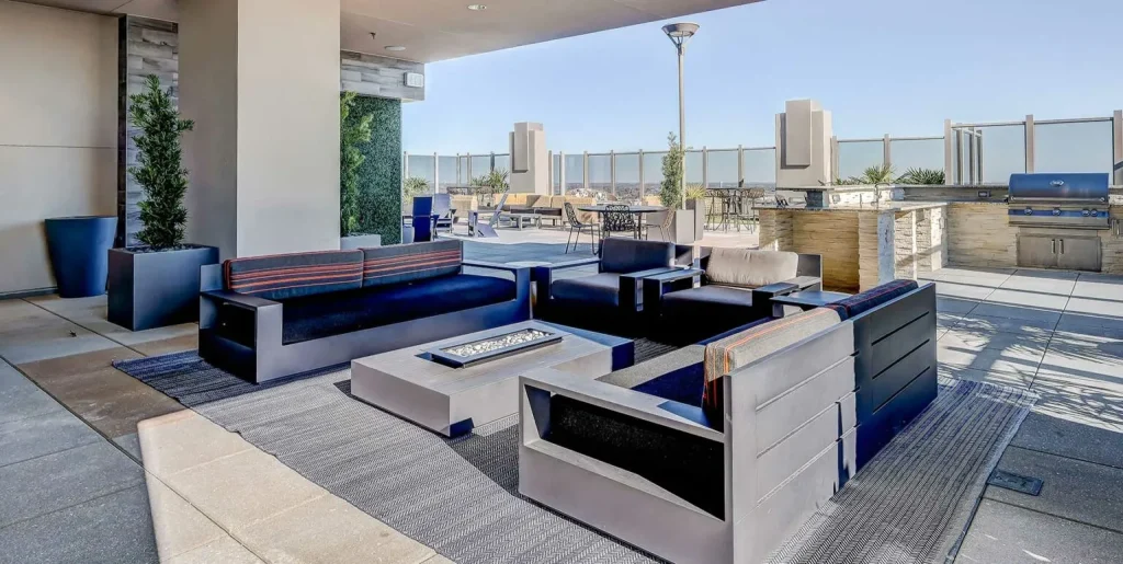 Skyhouse Frisco Station