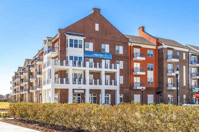 The Margo Apartments with Garage