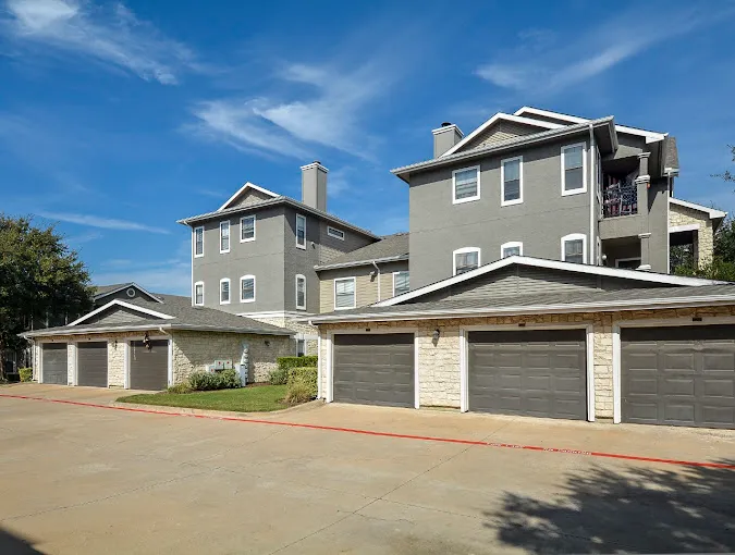 The Vineyards Apartments with Garage